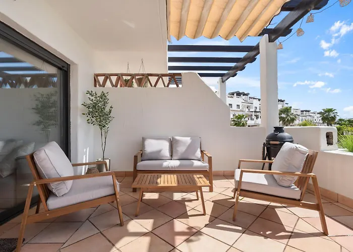 Luxury With Big Terrace Apartment *