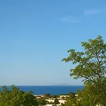 Luxury With Big Terrace Apartment *